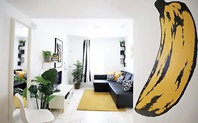 South Beach 2 Bedroom Family & Pet Friendly Apartment With Balcony & Free Parking